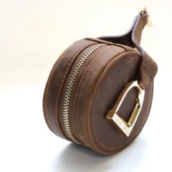 Oakbark & Chrome Stirrup Accessory Keeper -Best Equestrian Shop AK BRI 002 oakbarkandchrome.stirrupaccessory.brindle5
