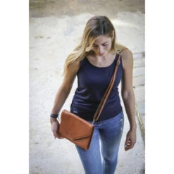 Penelope Laure Clutch -Best Equestrian Shop pochette laure cognac 2