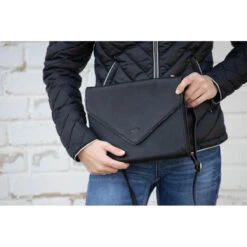 Penelope Laure Clutch -Best Equestrian Shop pochette laure noir 5